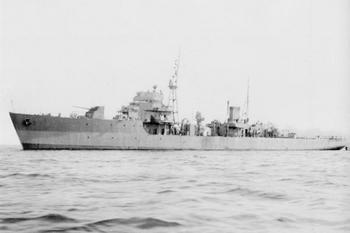 IJN_escort_vessel_UKU_in_1944.jpg